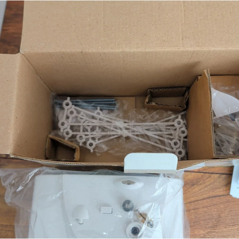 Black & Decker SpaceMaker Under Cabinet Auto Can Opener EC75 White Open Box NEW!